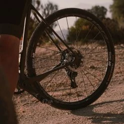 Pneu Vélo Gravel Continental Terra Trail ProTection 650/700 - Tubeless Ready -VTT-BMX Soldes Terra Trail Protect mise en situation