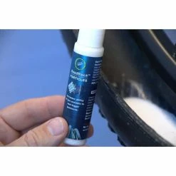 Liquide Préventif Squirt Seal Contre Crevaison Vélo -VTT-BMX Soldes liquide preventif seal 1l avec particules 2